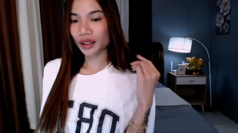 cute amara online show from March 27, 4:51 pm