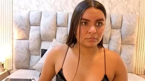 amarahanks_ online show from November 25, 7:36 pm