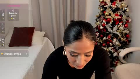 Snapshot of amaraht_ chatting on December 7, 3:47 am Amara online show from December 7, 3:47 am