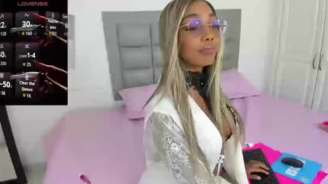 amaraluxe online show from October 16, 2:01 am