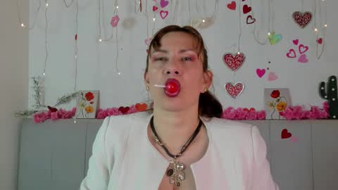 Snapshot of amaramoon_ chatting on October 6, 8:39 pm AmaraMoon online show from October 6, 8:39 pm