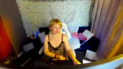 Snapshot of amaranights chatting on April 14, 7:20 pm Sofia online show from April 14, 7:20 pm