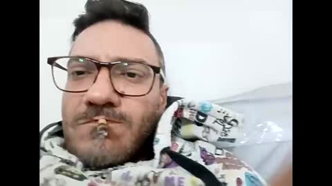 Snapshot of amaras5 chatting on November 10, 12:42 am amaras5 online show from November 10, 12:42 am