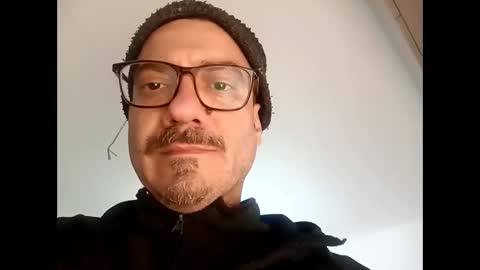 Snapshot of amaras5 chatting on December 16, 10:26 pm amaras5 online show from December 16, 10:26 pm