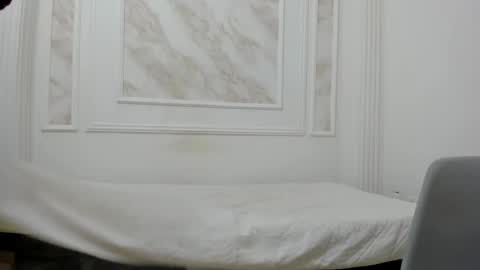 Amare online show from October 4, 7:12 pm