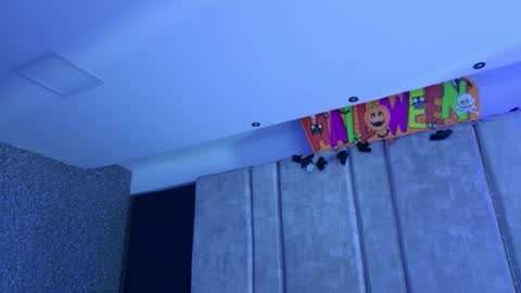 Emily online show from November 3, 11:11 am