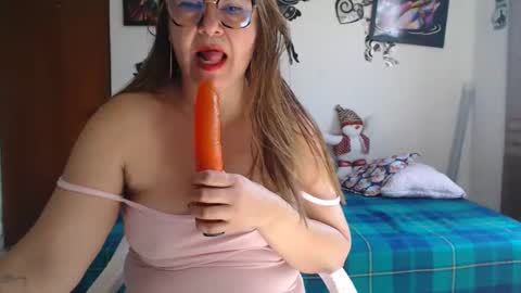 amaris_c online show from December 14, 2:11 pm
