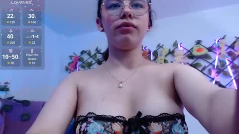 Snapshot of amaris_ferrer chatting on November 16, 11:54 pm Criss online show from November 16, 11:54 pm