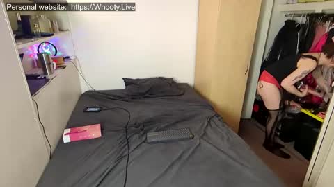 Snapshot of amateurchick chatting on December 10, 7:58 am Kissra online show from December 10, 7:58 am