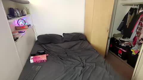 Snapshot of amateurchick chatting on February 8, 5:08 pm Kissra online show from February 8, 5:08 pm