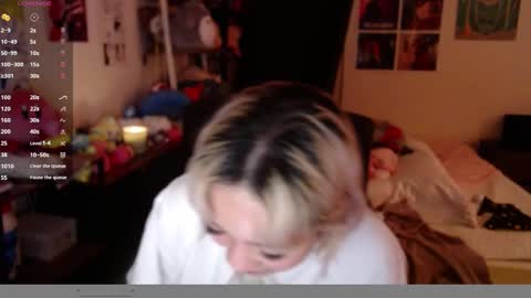 Snapshot of amateuroras chatting on January 12, 7:00 am leash online show from January 12, 7:00 am