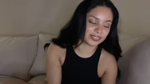 amaya_floress online show from July 11, 7:55 am