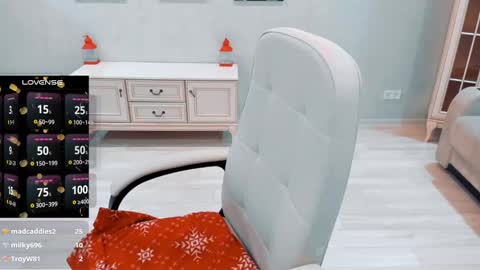 Snapshot of amazing_alina chatting on February 24, 9:09 pm Alina online show from February 24, 9:09 pm