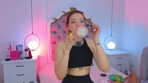 Sara online show from February 4, 11:38 am