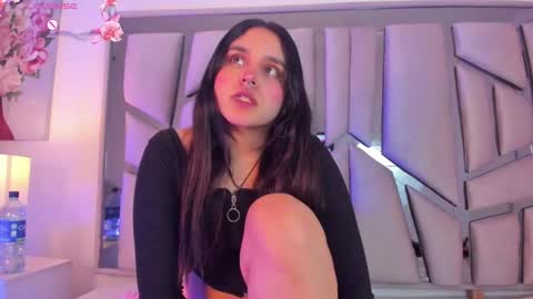 Snapshot of ambar_devon chatting on January 13, 6:38 am online show from January 13, 6:38 am