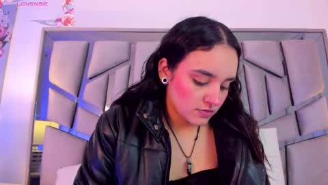 Snapshot of ambar_devon chatting on January 16, 11:04 am online show from January 16, 11:04 am