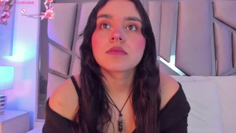 Snapshot of ambar_devon chatting on January 21, 7:17 pm online show from January 21, 7:17 pm