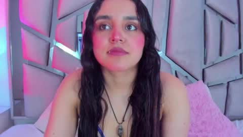 Snapshot of ambar_devon chatting on February 18, 7:19 pm online show from February 18, 7:19 pm