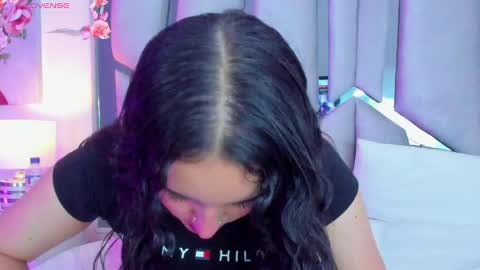 Snapshot of ambar_devon chatting on February 20, 7:41 pm online show from February 20, 7:41 pm