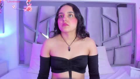 Snapshot of ambar_devon chatting on February 25, 7:14 pm online show from February 25, 7:14 pm