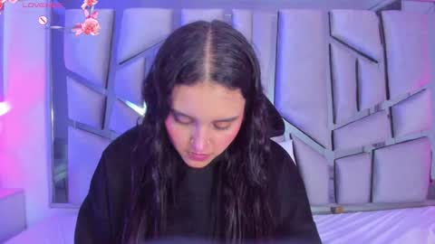 Snapshot of ambar_devon chatting on March 5, 6:45 pm online show from March 5, 6:45 pm