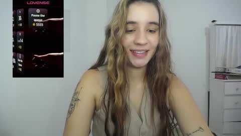 Snapshot of ambar_lynn chatting on October 16, 7:04 pm mbar online show from October 16, 7:04 pm