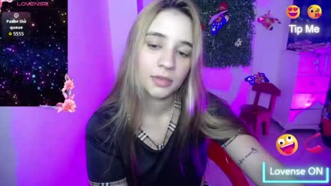 Snapshot of ambar_lynn chatting on May 14, 8:15 pm mbar online show from May 14, 8:15 pm