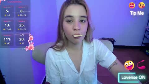 Snapshot of ambar_lynn chatting on June 2, 8:11 pm mbar online show from June 2, 8:11 pm