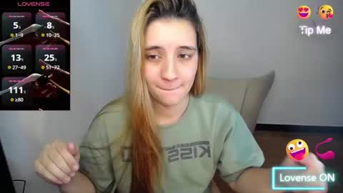 Snapshot of ambar_lynn chatting on July 28, 8:52 pm mbar online show from July 28, 8:52 pm