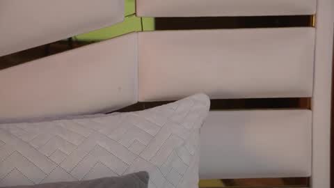 Snapshot of ambar_rosse25 chatting on March 27, 11:43 am Julieta online show from March 27, 11:43 am