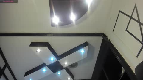 Snapshot of ambarbrown_ chatting on March 6, 9:11 pm Ambar online show from March 6, 9:11 pm