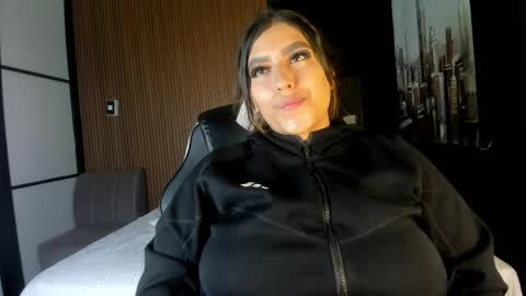 Snapshot of ambarbrown_ chatting on April 13, 1:00 am Ambar online show from April 13, 1:00 am