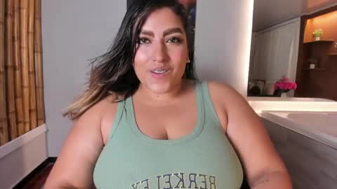 Snapshot of ambarbrownn_ chatting on June 6, 2:27 am Ambarbrownn online show from June 6, 2:27 am