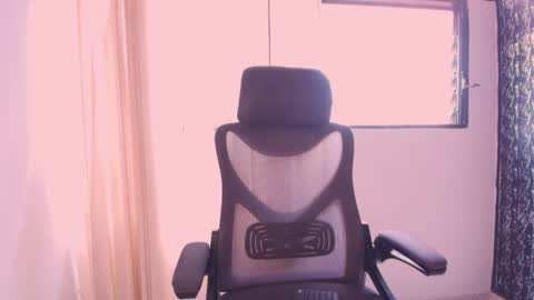Snapshot of ambarfox1 chatting on February 7, 6:24 pm Ambar online show from February 7, 6:24 pm