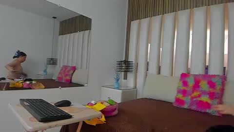 AmbarGills online show from November 12, 1:00 pm