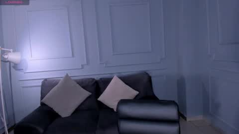 ambarowens online show from February 9, 1:42 am