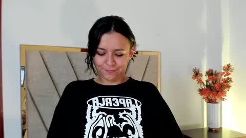 Snapshot of amber__davis chatting on December 21, 6:02 pm Amber Davis online show from December 21, 6:02 pm