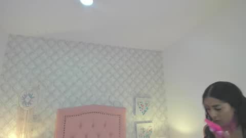 amber  ferrera online show from February 28, 2:40 pm