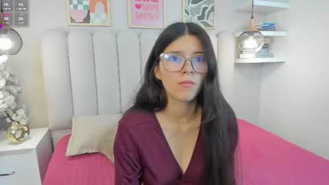 Snapshot of amber__hill__ chatting on June 15, 2:08 pm amber__hill__ online show from June 15, 2:08 pm