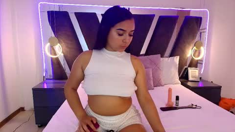 Snapshot of amber__jhonson_ chatting on June 2, 10:12 pm Amber online show from June 2, 10:12 pm