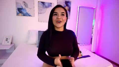 Snapshot of amber__jhonson_ chatting on June 4, 9:32 pm Amber online show from June 4, 9:32 pm