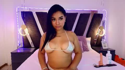 Snapshot of amber__jhonson_ chatting on June 10, 10:08 pm Amber online show from June 10, 10:08 pm