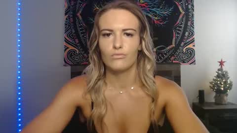 Amber online show from December 2, 3:18 pm