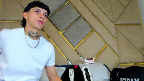 Snapshot of amber_adams_ chatting on October 19, 5:24 pm Amber online show from October 19, 5:24 pm