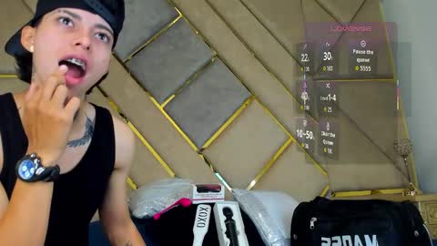 Snapshot of amber_adams_ chatting on October 20, 2:50 pm Amber online show from October 20, 2:50 pm