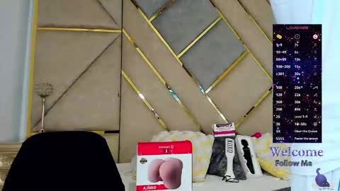 Snapshot of amber_adams_ chatting on November 9, 5:11 pm Amber online show from November 9, 5:11 pm