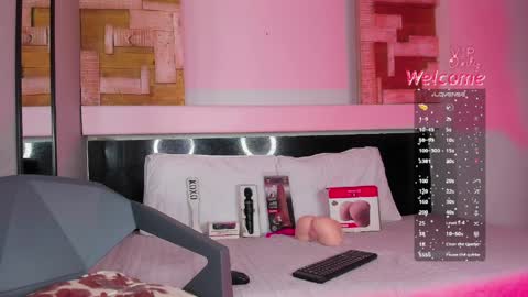 Snapshot of amber_adams_ chatting on April 7, 12:16 pm Amber online show from April 7, 12:16 pm