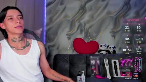 Snapshot of amber_adams_ chatting on April 30, 7:42 pm Amber online show from April 30, 7:42 pm