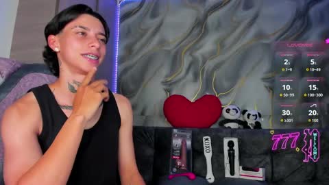 Snapshot of amber_adams_ chatting on May 4, 10:50 pm Amber online show from May 4, 10:50 pm