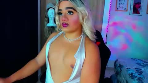 Snapshot of amber_bigcum chatting on May 15, 1:01 am Amber sofia pitter online show from May 15, 1:01 am
